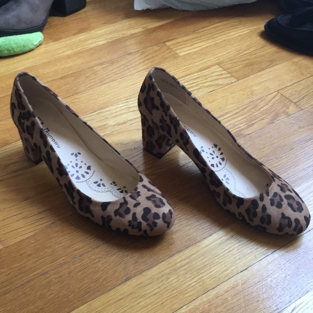 Chinese Laundry faux suede leopard block heel